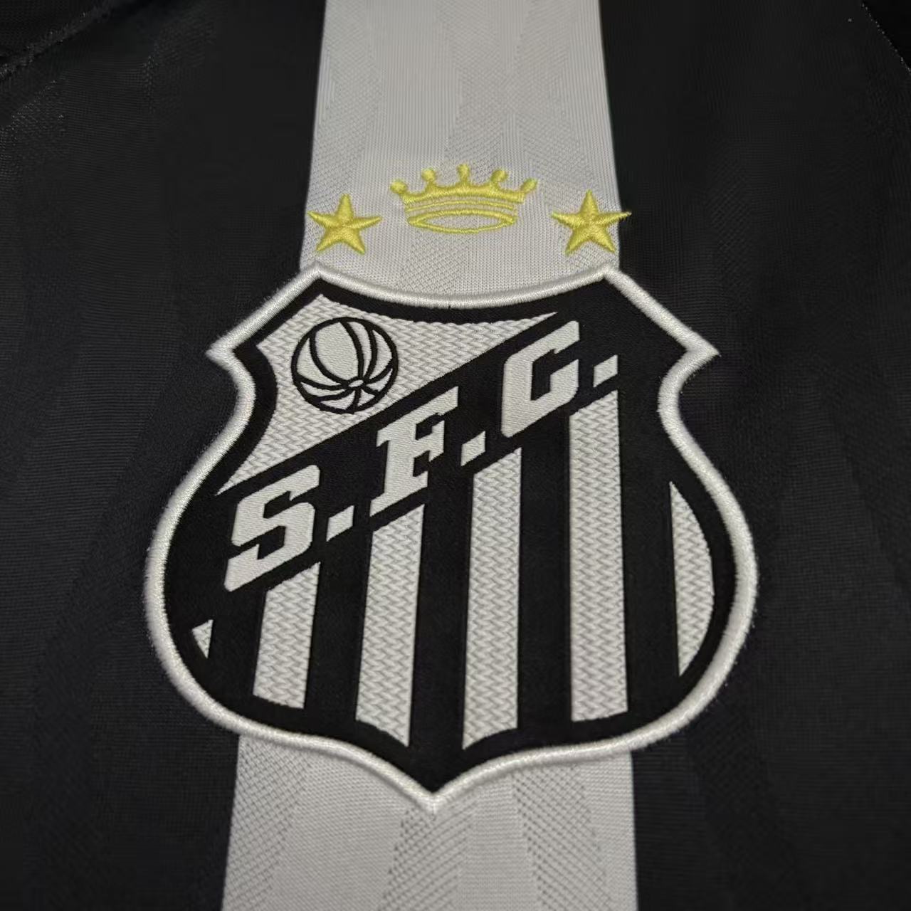 Santos 2027 Home Fan Version com patrocinios