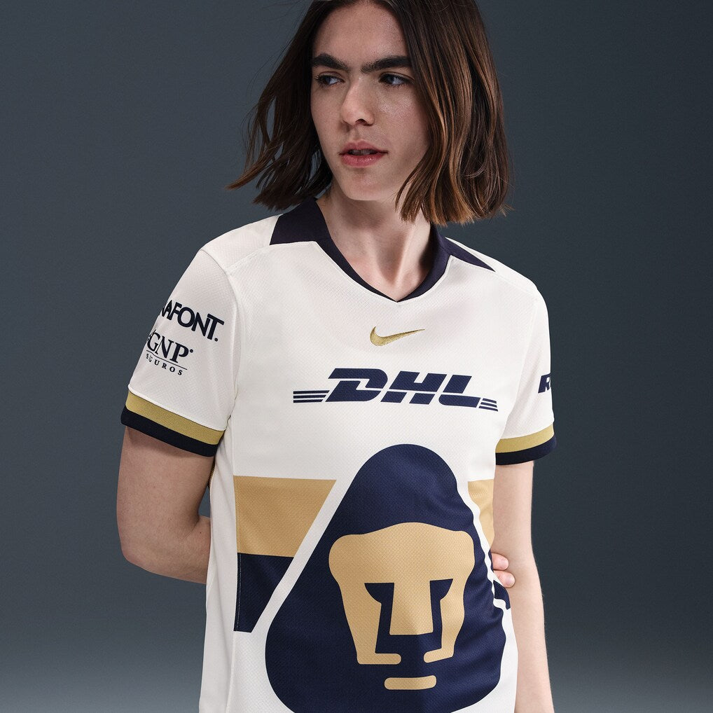 Pumas Nike Women's 2025/26 Home Replica Jersey - Cream